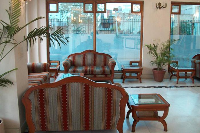 Hotel Diana Palace Jaipur Bagian luar foto